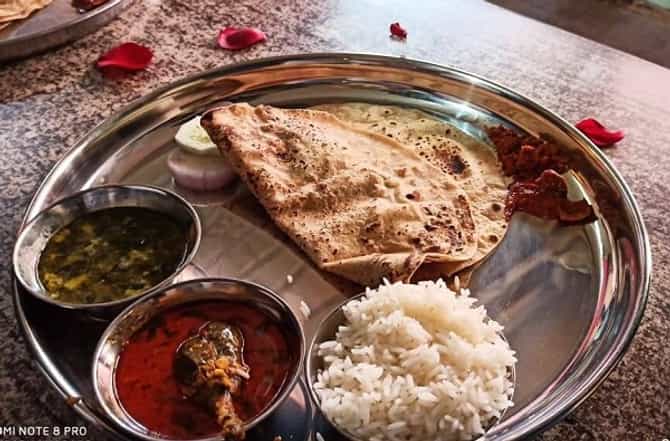 पुण्यात शरद भोजन सुरु, कोरोना विषाणू संसर्ग काळात योजना