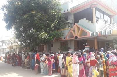 भाजप आमदाराच्या वाढदिवसाला सोशल डिस्टन्सिंगचं उल्लंघन, गर्दी जमवून जोरदार गोंधळ