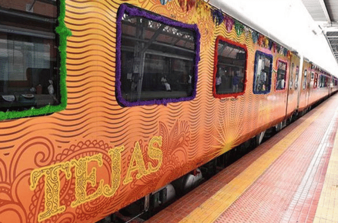 Lockdown : IRCTC कडून 30 एप्रिलपर्यंत या खासगी ट्रेनची बुकिंग रद्द