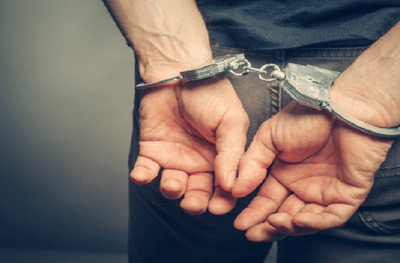 चोराला पकडला, वैद्यकीय चाचणीत कोरोना झाल्याचं उघड, 17 पोलीस, न्यायाधीश, कोर्ट कर्मचारी क्वारंटाईन