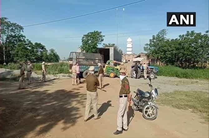पंजाबमध्ये पोलिसांवर हल्ला, पोलिसाचा हातच कापला, 7 जणांना अटक