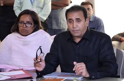 जिथे आहे तिथेच थांबा; तुमच्या राहण्या-खाण्याची हमी आमची : अनिल देशमुख