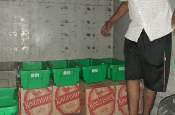 दुधाच्या गाडीतून बिअरची विक्री, पुणे पोलिसांकडून 29 हजार रुपयांची दारु जप्त