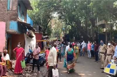 चेंबुरमध्ये रेशन खरेदीसाठी झुंबड, मिरा भाईंदरमध्ये भाजी मंडईत मोठी गर्दी