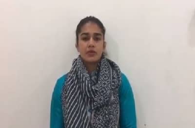 घाबरुन घरी बसायला मी झायरा वसीम नाही, बबिता फोगाटचा इशारा, तब्लिगींवरील ट्विटने वाद