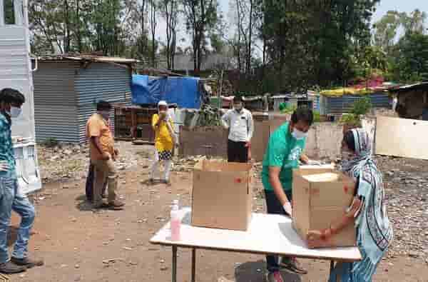 कोरोनाविरुद्धच्या लढ्यात मदतीचा आणि प्रेमाचा गुणाकार, पुण्यात इंजिनिअर-डॉक्टर तरुणांकडून रिलीफ पुणे मोहिम