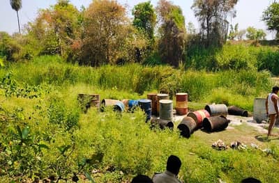 Lockdown : दारुबंदी असलेल्या वर्ध्यात नदीपात्रात दारुनिर्मिती, 7 लाखांचे दारुचे साहित्य नष्ट