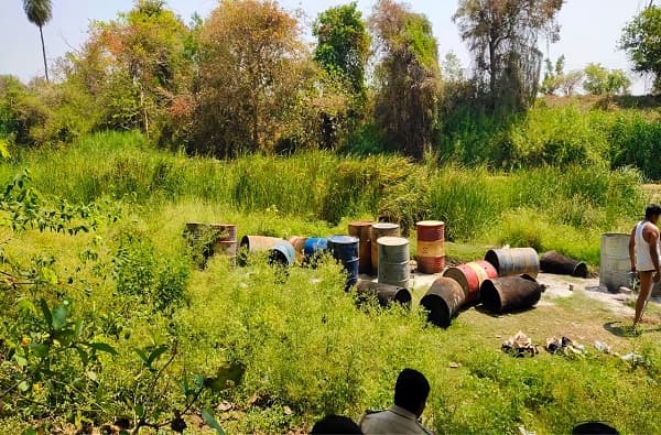 Lockdown : दारुबंदी असलेल्या वर्ध्यात नदीपात्रात दारुनिर्मिती, 7 लाखांचे दारुचे साहित्य नष्ट