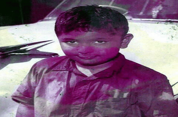 बॉलिवूडचे ज्येष्ठ अभिनेते ऋषी कपूर यांचे आज (30 एप्रिल) मुंबईत निधन (Actor Rishi Kapoor Passes away) झाले. कर्करोगावरील उपचारादरम्यान ऋषी कपूर यांची प्राणज्योत मालवली.