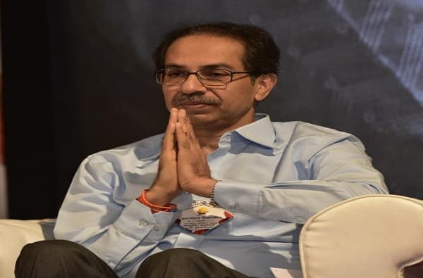 मुख्यमंत्र्यांची रेल्वे, पोर्ट ट्रस्ट, लष्कराला विनंती, आयसीयू बेड्सची सुविधा उपलब्ध करण्याची मागणी