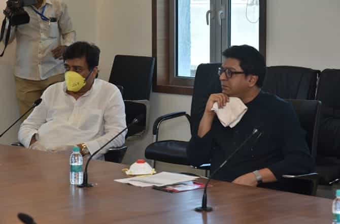 परप्रांतिय गेलेत, मराठी तरुणांना संधी आलीय : राज ठाकरे