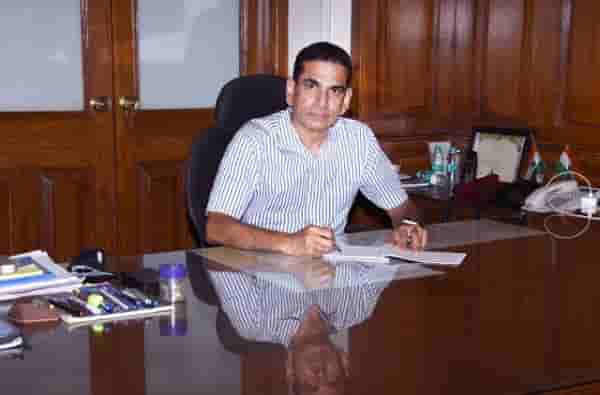 नियुक्तीनंतर तासाभरात पदभार, BMC आयुक्त अॅक्शन मोडमध्ये, धारावीची रणनीती ठरवणार