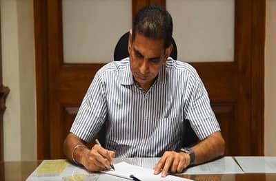 मुंबई लोकल सुरु करण्याचा निर्णय 15 डिसेंबरनंतरच, मुंबई महापालिका आयुक्तांचं स्पष्टीकरण