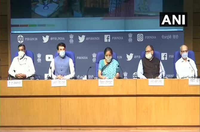 Nirmala Sitharaman : लघु उद्योगांना 3 लाखांपर्यंत विनातारण कर्ज मिळणार - अर्थमंत्री