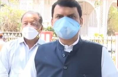 अज्ञानी मंत्र्यांना रेल्वेचा खर्च माहित नाही, आता हे सर्व उघड्या डोळ्यांनी पाहू शकत नाही : देवेंद्र फडणवीस