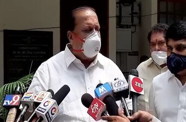 आम्ही जाहीर केलेलं पॅकेज पाहून भाजप नेत्यांचे डोळे पांढरे होतील : हसन मुश्रीफ