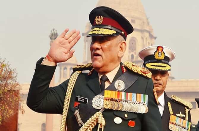CDS बिपिन रावत दर महिन्याला पगारातून 50 हजार रुपये पीएम केअर फंडला देणार