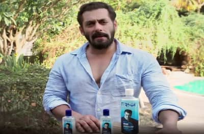 सलमान खानची नव्या क्षेत्रात उडी, ग्रूमिंग ब्रँड लाँच, सॅनिटायझरची निर्मिती