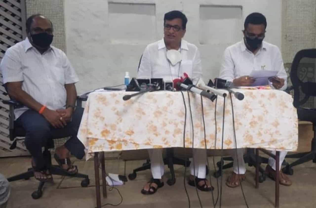 फडणवीसांची आकडेवारी आभासी, महाराष्ट्राला बदनाम करण्याचा प्रयत्न : महाविकास आघाडी