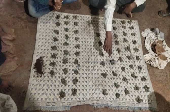 आर्थिक संकटात कोल्हापुरात खजाना गवसला, शेतकऱ्याला सापडलेल्या हंड्यात सोन्याची किती नाणी?