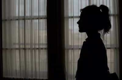 शिक्षणाच्या जिद्दीसमोर सगळं काही दुय्यम, आई लग्न लावून देतेय म्हणून तिघींनीही सोडलं घर