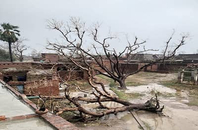 उत्तर प्रदेशच्या कन्नोजमध्ये चक्रीवादळ आणि गारांचा पाऊस, 6 जणांचा मृत्यू