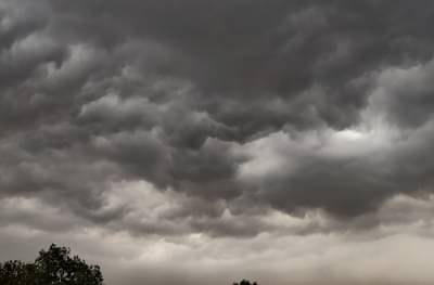 चक्रीवादळाचा संभाव्य धोका, मुंबईकरांसाठी महापालिकेच्या महत्त्वाच्या सूचना