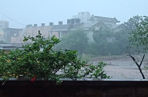 Nisarga Cyclone | रायगडमध्ये 3 जूनला जनता कर्फ्यू, आपत्ती व्यवस्थापनासह नॉन कोव्हिड रुग्णालयही उपलब्ध Nisarga Cyclone | रायगडमध्ये 3 जूनला जनता कर्फ्यू, आपत्ती व्यवस्थापनासह नॉन कोव्हिड रुग्णालयही उपलब्ध