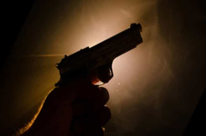 नवी मुंबईत भररस्त्यात बिल्डरला गोळ्या घातल्या, डोक्यात गोळी मारल्याने जागीच मृत्यू