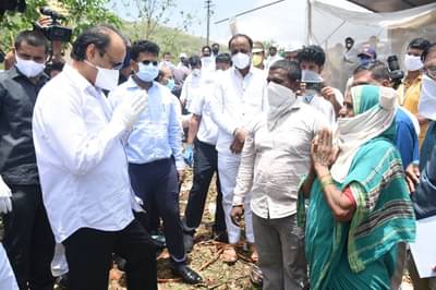 पुण्याला चक्रीवादळाचा तडाखा, अजित पवार थेट बांधावर, शेतकऱ्यांना मदतीचे आश्वासन