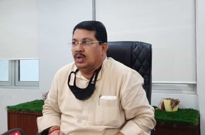 मराठा विद्यार्थ्यांना जात पडताळणी प्रमाणपत्रासाठी मुदतवाढ, वडेट्टीवारांची घोषणा