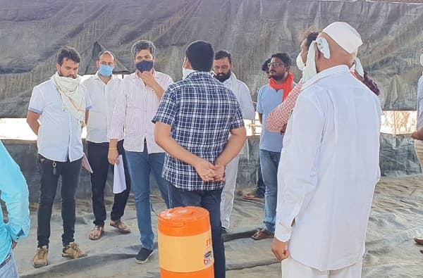 आता पालकांवर भार नको, युवकांनो घराबाहेर पडून मिळेल ते काम स्वीकारा, रोहित पवारांचं आवाहन