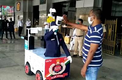 PHOTO | आता रेल्वे स्टेशनवर रोबोद्वारे तपासणी, प्रवाशांच्या स्क्रीनिंगसाठी कॅप्टन अर्जुन सज्ज