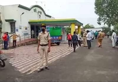 वर्ध्यात अडीच वर्षाच्या चिमुकल्याचा बुडून मृत्यू, शवविच्छेदनगृहात मृतदेह उंदरांनी कुरतडला