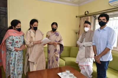 राज्यपाल भगतसिंग कोश्यारी ठाकरे-पाटणकर कुटुंबीयांच्या भेटीला