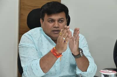 रखडलेल्या परीक्षा 10 नोव्हेंबरपर्यंत घेणार, सामंतांची घोषणा, विद्यापीठ कायद्यात सुधारणांसाठी समिती