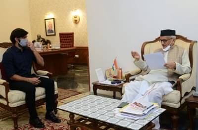 अमित ठाकरे राजभवनात, निवासी डॉक्टरांच्या परीक्षांबाबत राज्यपालांशी चर्चा