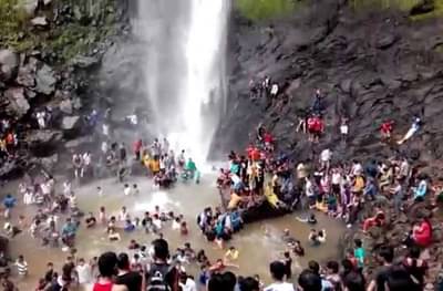 नवी मुंबईच्या नायगाऱ्यावर पावसाळ्यात प्रवेशबंदी, पांडवकडा धबधब्यावर जाण्यास मज्जाव