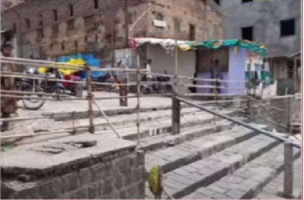 Pandharpur Corona | आषाढी एकादशीच्या तोंडावर पंढरपुरात सात नवे रुग्ण, प्रशासनाची चिंता वाढली Pandharpur Corona | आषाढी एकादशीच्या तोंडावर पंढरपुरात सात नवे रुग्ण, प्रशासनाची चिंता वाढली