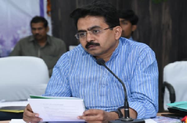 मुंबईतील दोन किमी प्रवासमर्यादेचा नियम बदलावा, काँग्रेसचे पोलीस आयुक्तांना आवाहन