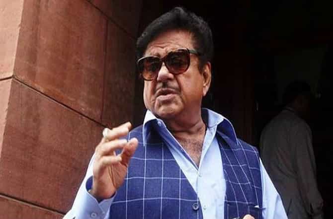 चिनी लोक क्रिकेट का खेळत नाहीत? शत्रुघ्न सिन्हा यांचं मजेशीर ट्वीट, पेट्रोल-डिझेल दरवाढीवरही निशाणा