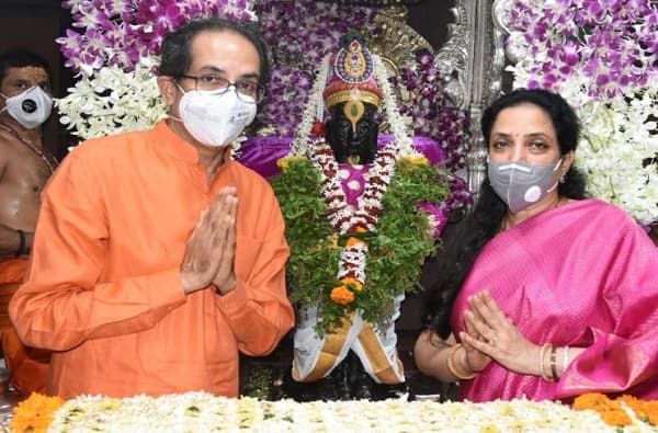 Ashadhi Ekadashi | पंढरपुरात मुख्यमंत्र्यांकडून सपत्नीक विठ्ठल-रखुमाईची शासकीय महापूजा