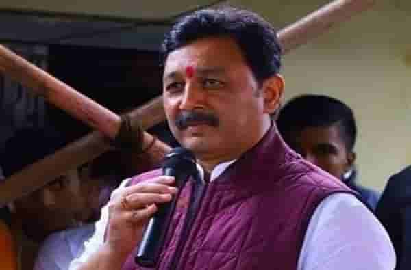 मराठा आरक्षणाच्या लढ्याचे नेतृत्व छत्रपती संभाजीराजेंनी करावं, शिवसेना खासदाराची मागणी