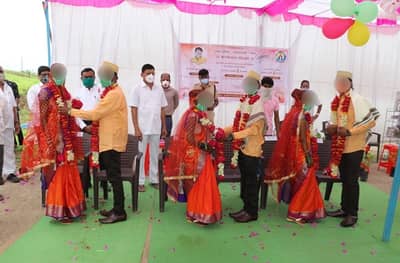 खाकी वर्दीतील वऱ्हाडी, कन्यादानाला पोलीस अधीक्षक, बीडमध्ये एचआयव्हीबाधितांचा विवाह सोहळा