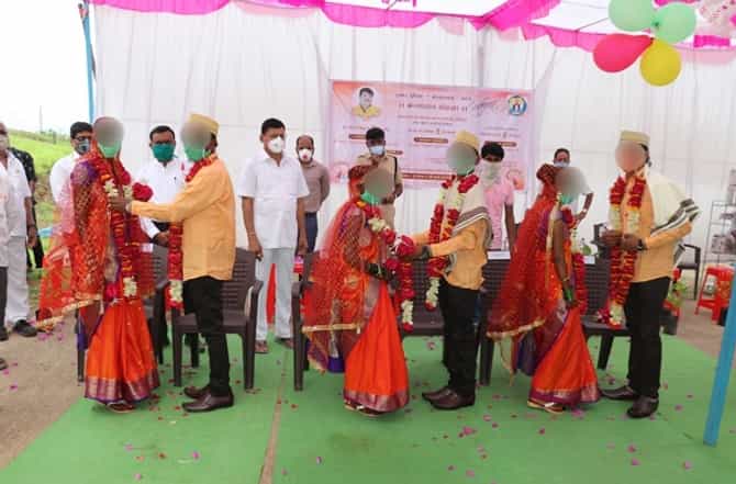 खाकी वर्दीतील वऱ्हाडी, कन्यादानाला पोलीस अधीक्षक, बीडमध्ये एचआयव्हीबाधितांचा विवाह सोहळा