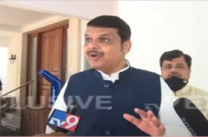महाराष्ट्रात कोरोना संसर्गदर 24 टक्के, चाचण्या वाढवल्याने दिल्लीत 6 टक्क्यांवर, फडणवीसांनी मांडली आकडेमोड