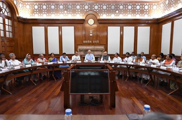 Cabinet Decision |  मोफत धान्य, मजुरांना भाड्याने घर, मोदी सरकारच्या मंत्रिमंडळ बैठकीतील महत्त्वाचे निर्णय
