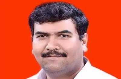 शिवसेनेतून हकालपट्टी झालेल्या माजी शहरप्रमुखाला बेड्या