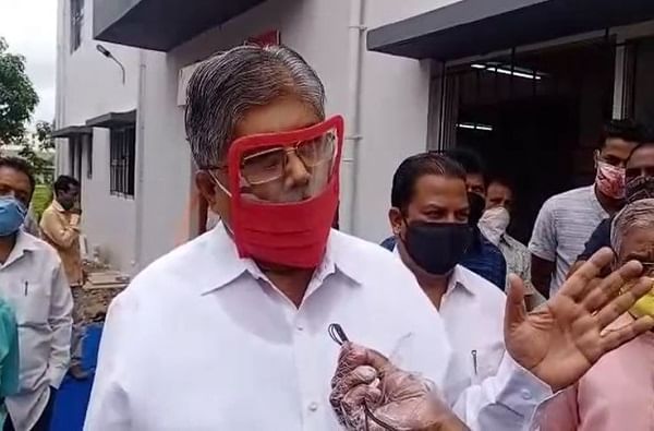धारावीसाठी आरएसएस स्वयंसेवकांनी जीव धोक्यात घातला : चंद्रकांत पाटील धारावीसाठी आरएसएस स्वयंसेवकांनी जीव धोक्यात घातला : चंद्रकांत पाटील