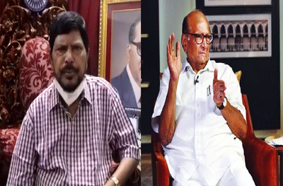 महाराष्ट्रात भाजप-राष्ट्रवादीची युती व्हावी, आठवलेंचे पवारांना एनडीएत निमंत्रण